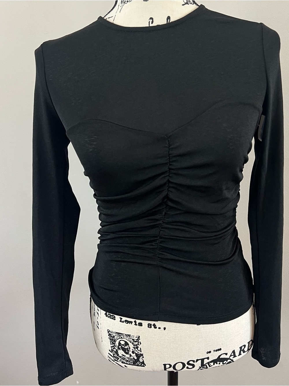 Astr Black Long-Sleeve Ruched Front stretch Top ladies size small